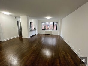 EAST 56 STREET in New York, NY - Building Photo - Building Photo