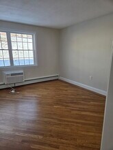 201 Regan Rd in Vernon, CT - Building Photo - Building Photo