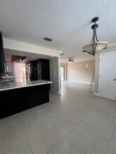 8001 NW 7th St in Miami, FL - Building Photo - Building Photo