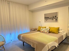 1000 Brickell Plaza, Unit 3807 in Miami, FL - Building Photo - Building Photo