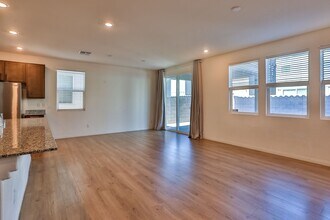 7700 Mojave Wind Ave in Las Vegas, NV - Building Photo - Building Photo