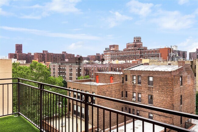 70 W 139th St in New York, NY - Building Photo - Building Photo