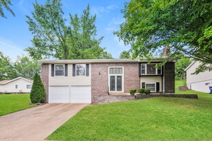 6911 Candlewick Way in Florissant, MO - Building Photo