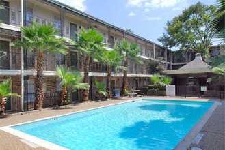 8950 Glencrest in Houston, TX - Building Photo - Building Photo