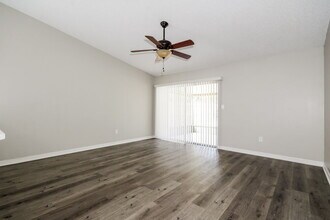 1554 Thistledown Dr in Brandon, FL - Building Photo - Building Photo