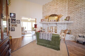 323 E Main St in Brenham, TX - Building Photo - Building Photo