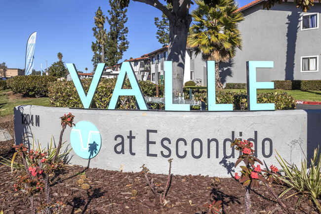 Valle at Escondido in Escondido, CA - Foto de edificio - Building Photo