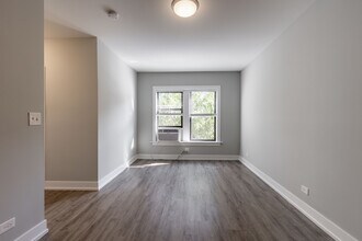 705 W Brompton Ave, Unit 3 in Chicago, IL - Building Photo - Building Photo