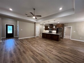 224 Shannon St in Angleton, TX - Building Photo - Building Photo