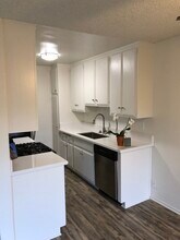 Centinela Apartments in Los Angeles, CA - Building Photo - Building Photo