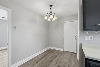 645 W 10th Ave in Oshkosh, WI - Building Photo - Building Photo