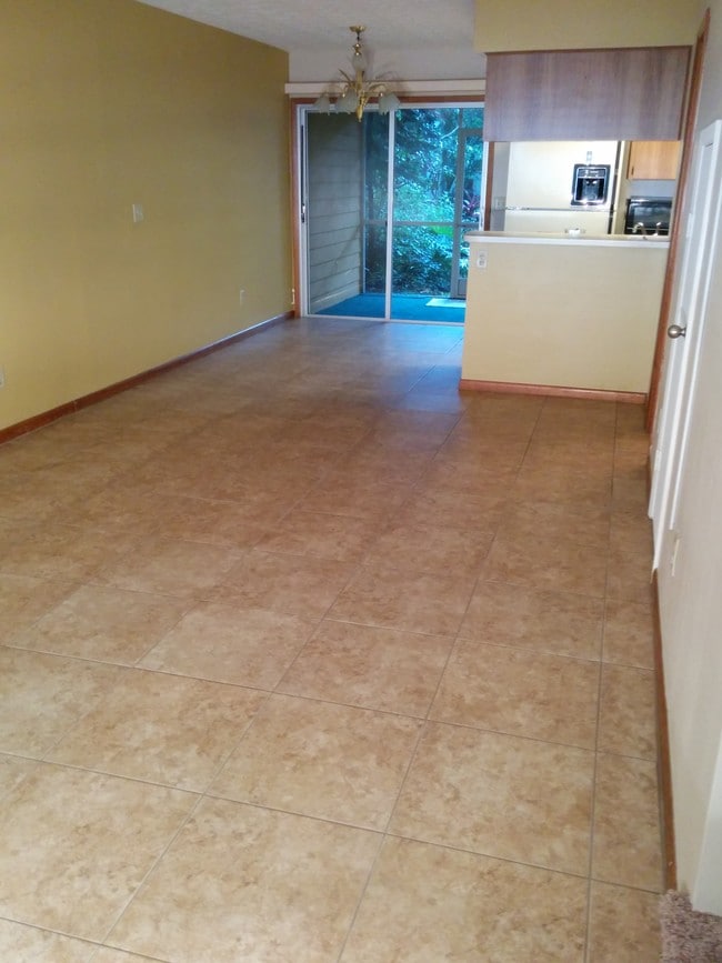 608 Lynchburg Dr in Brandon, FL - Building Photo - Building Photo