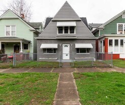 2138 11th Ave in Huntington, WV - Building Photo