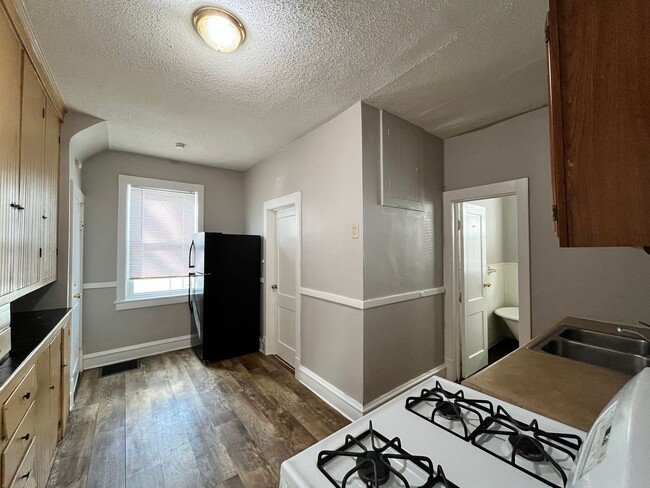 1906 Pierce St NE in Minneapolis, MN - Building Photo - Building Photo