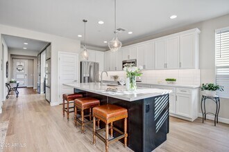 18316 E Spring Valley Ct in Scottsdale, AZ - Building Photo - Building Photo