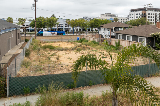 119 S Tremont St in Oceanside, CA - Building Photo - Building Photo