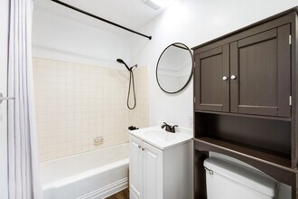 790 N Shattuck Pl, Unit Shattuck in Orange, CA - Foto de edificio - Building Photo