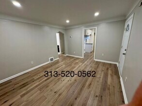 19956 Strasburg St in Detroit, MI - Building Photo - Building Photo
