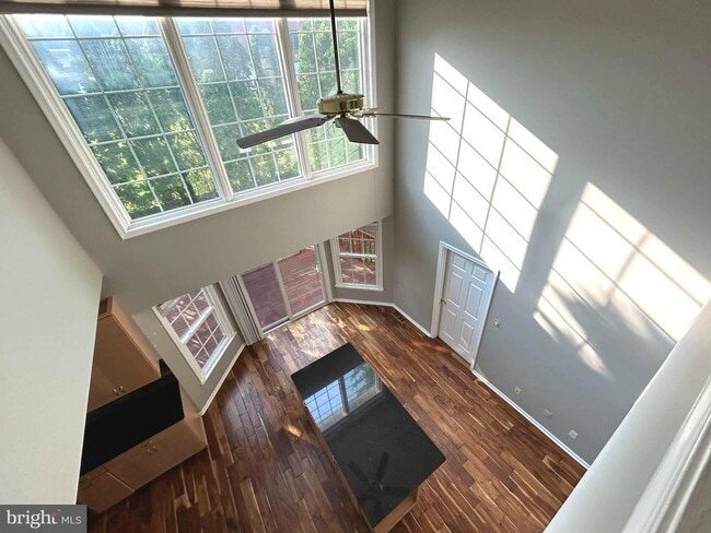 property at 5556 Village Center Dr