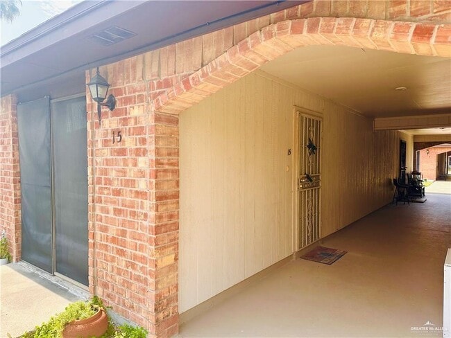 1500 Evergreen Ave in Mission, TX - Foto de edificio - Building Photo