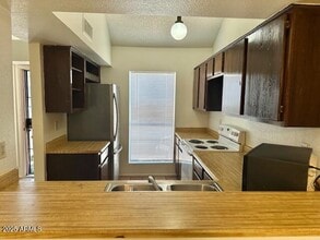 14002 N 49th Ave in Glendale, AZ - Building Photo - Building Photo