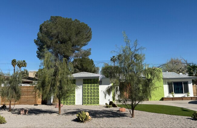 1662 Sombrero Dr in Las Vegas, NV - Building Photo - Building Photo