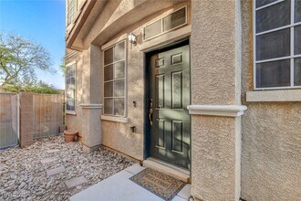 5653 Mt Athos St in North Las Vegas, NV - Building Photo - Building Photo