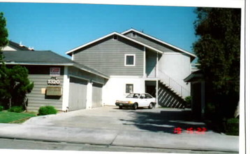 1320 Peckham St in Fullerton, CA - Building Photo - Building Photo