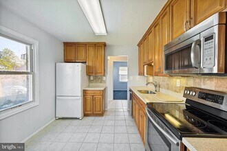 14914 Laurel Oaks Ln in Laurel, MD - Building Photo - Building Photo
