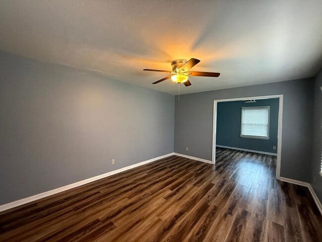 529 Waterbury Dr in Fayetteville, NC - Building Photo - Building Photo