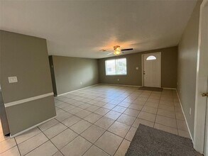 3251 Pinetree St in Port Charlotte, FL - Building Photo - Building Photo