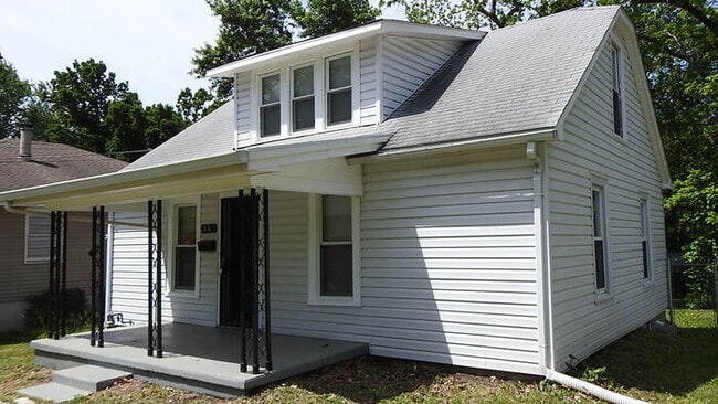 1330 S Spring St in Independence, MO - Building Photo - Building Photo