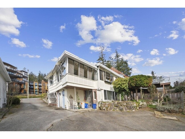 14862 Thrift Ave in White Rock, BC - Building Photo - Building Photo