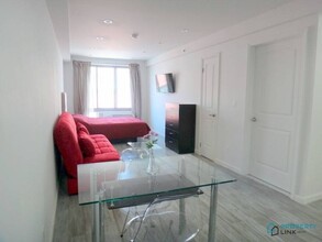 521 W 48th St in New York, NY - Building Photo - Building Photo