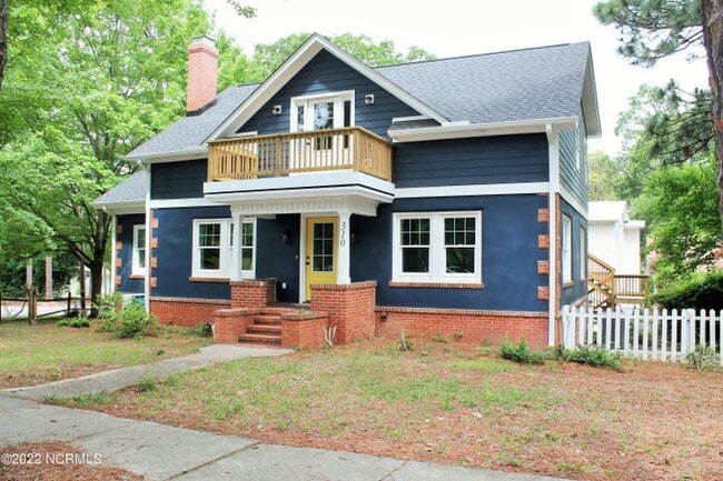 310 N May St in Southern Pines, NC - Foto de edificio - Building Photo