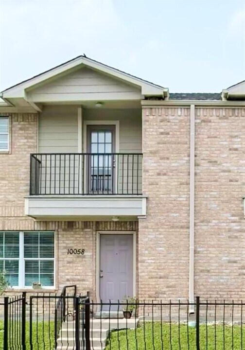 10058 Emnora Ln in Houston, TX - Building Photo