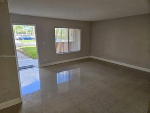 6900 SW 39th St, Unit 112 in Davie, FL - Building Photo - Building Photo