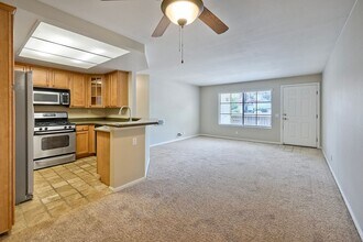 12588 Carmel Creek Rd in San Diego, CA - Building Photo - Building Photo