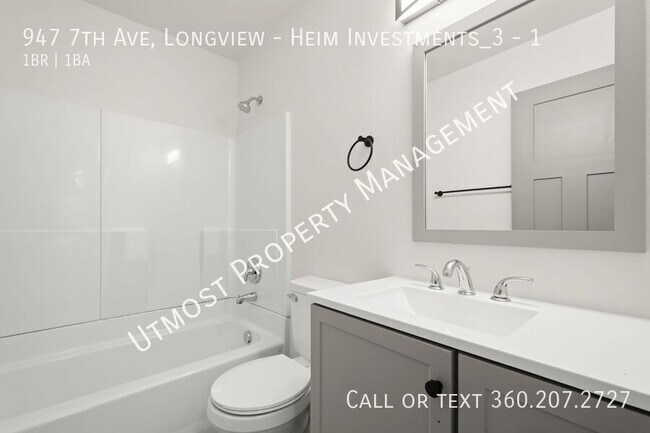 947 7th Ave-Unit -1 in Longview, WA - Foto de edificio - Building Photo