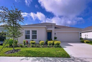 1285 Deepwater Cir in Eagle Lake, FL - Building Photo