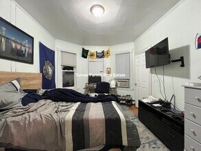 168 Hillside St, Unit 2F in Boston, MA - Foto de edificio - Building Photo