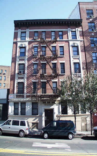 261 E Burnside Ave in Bronx, NY - Building Photo