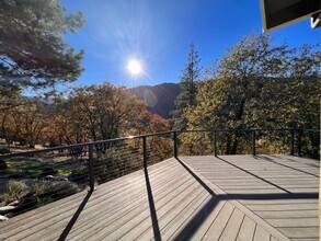 400 Glenview Dr in Ashland, OR - Building Photo - Building Photo