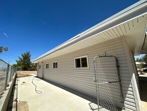 22650 Roundup Way in Apple Valley, CA - Building Photo - Building Photo