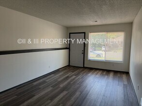 9219 Central St in Kansas City, MO - Building Photo - Building Photo