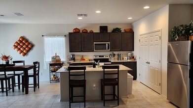 24615 W Flores Dr in Buckeye, AZ - Foto de edificio - Building Photo