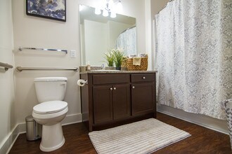 Jackson Walk & High Point Apartments in Jackson, TN - Building Photo - Building Photo