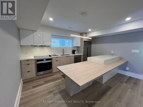 4 Charleston Rd in Toronto, ON - Building Photo - Building Photo