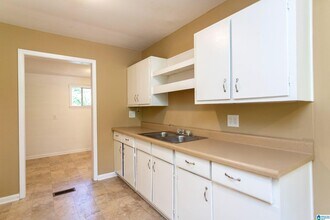 524 Jane Ann Cir in Birmingham, AL - Foto de edificio - Building Photo