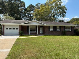 6425 Connell Rd in College Park, GA - Building Photo